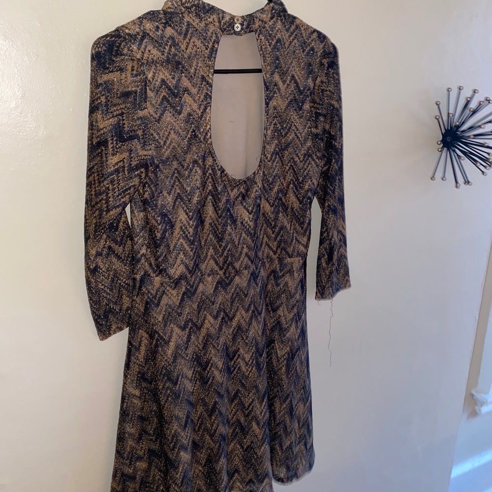 Dress - Picture 4 of 4